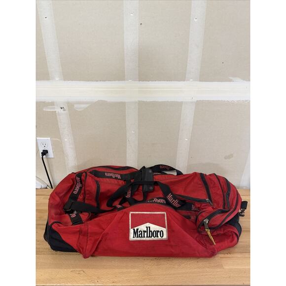 VINTAGE Marlboro Unlimited XL Large Rolling Duffle Bag w/ Wheels. - Picture 1 of 7